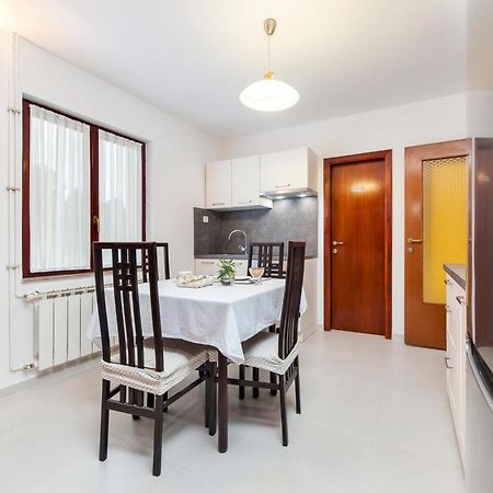 Apartments Carmelo Ровінь Екстер'єр фото