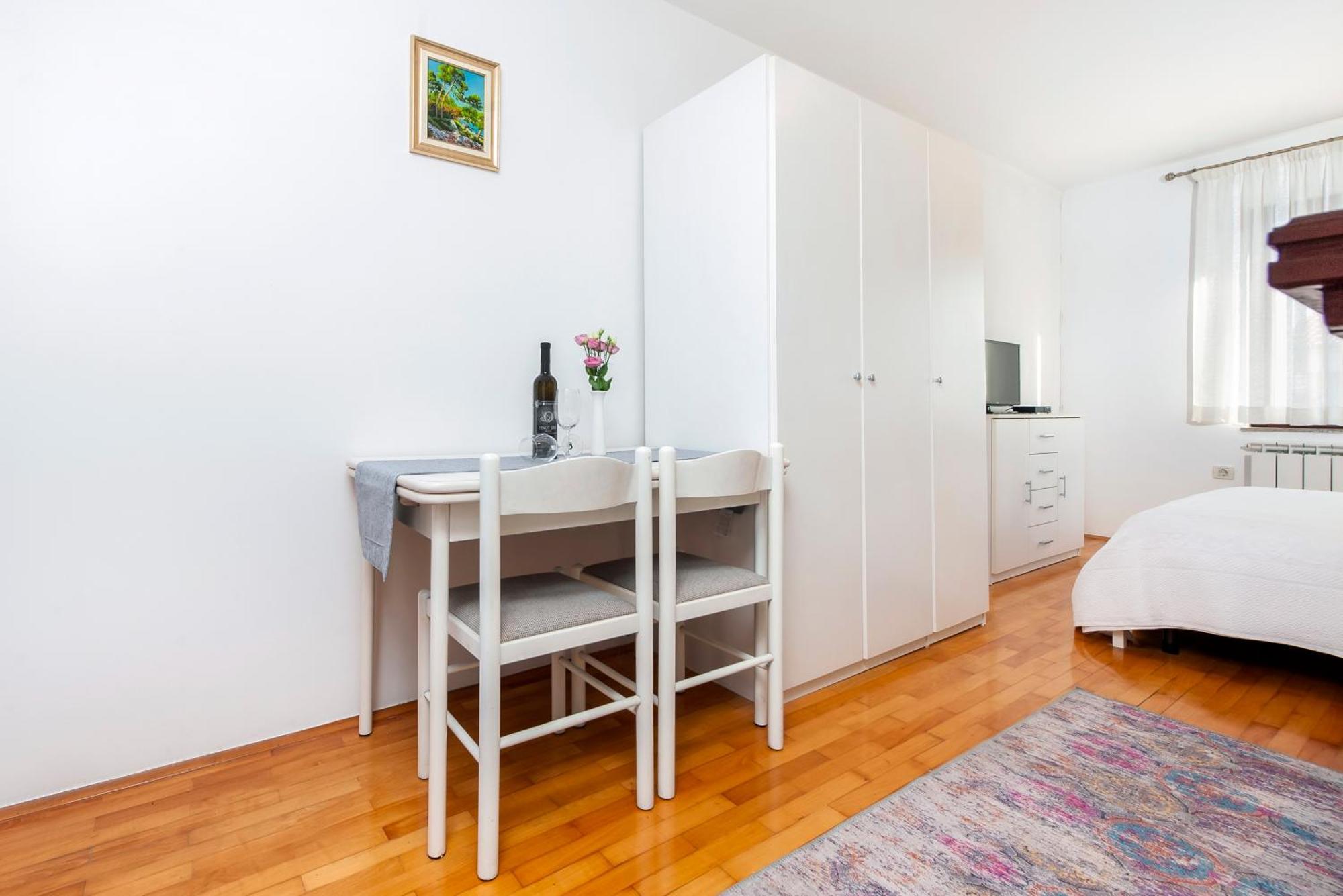 Apartments Carmelo Ровінь Екстер'єр фото