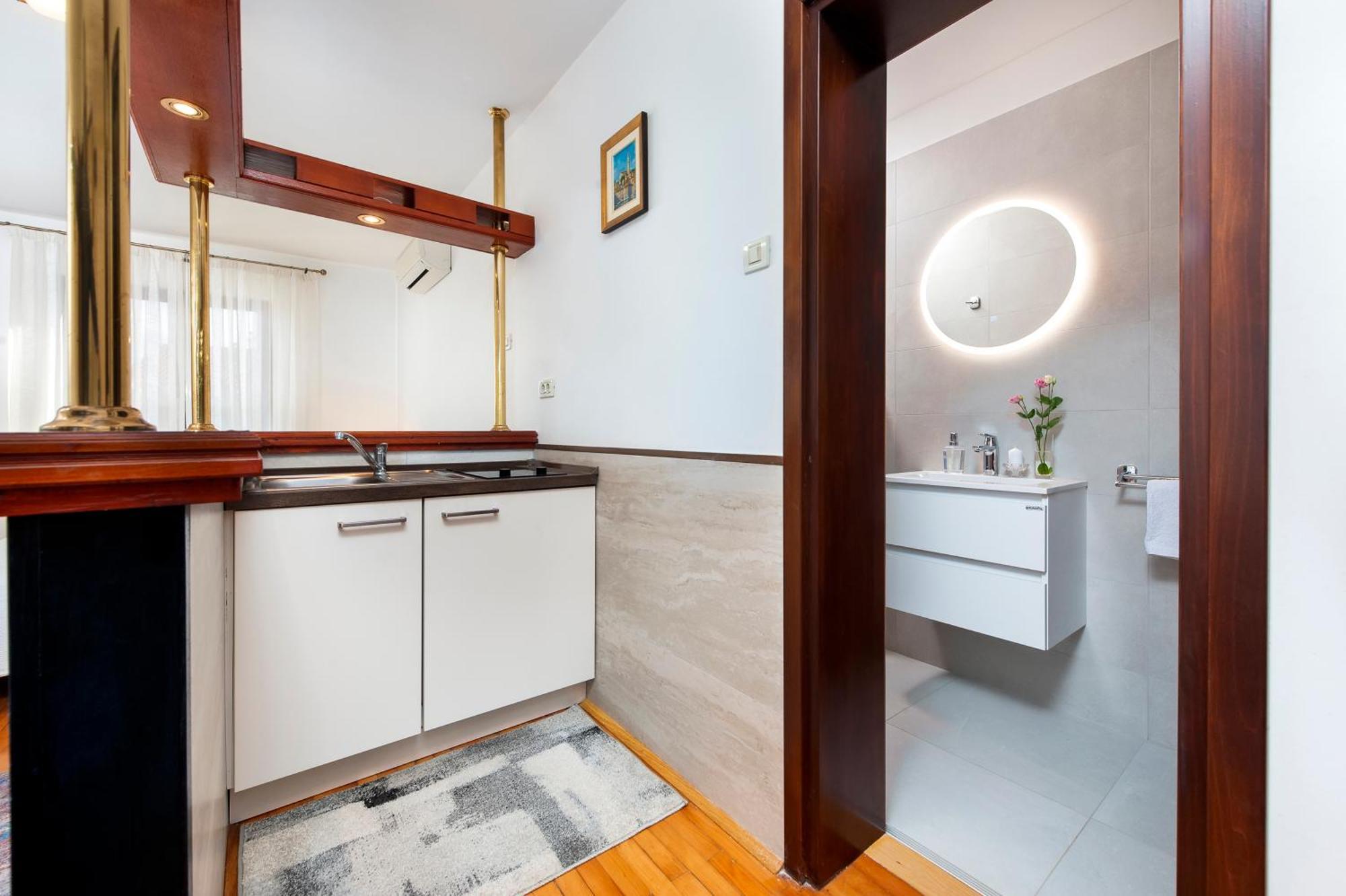 Apartments Carmelo Ровінь Екстер'єр фото