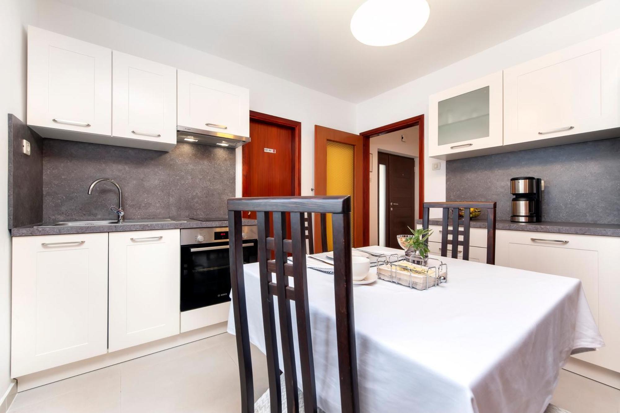Apartments Carmelo Ровінь Екстер'єр фото