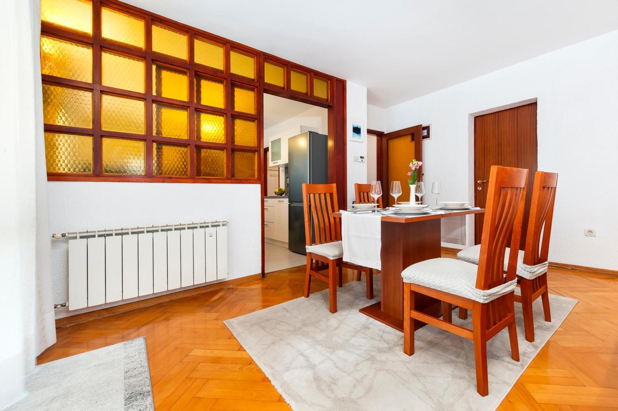 Apartments Carmelo Ровінь Екстер'єр фото