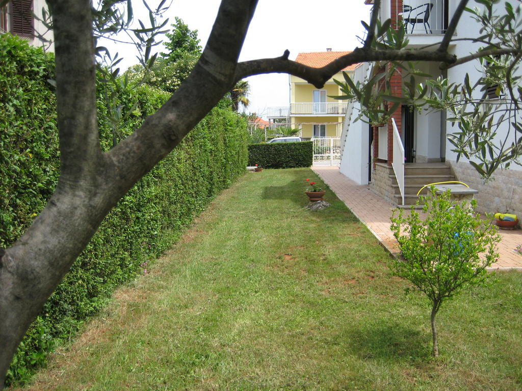 Apartments Carmelo Ровінь Екстер'єр фото