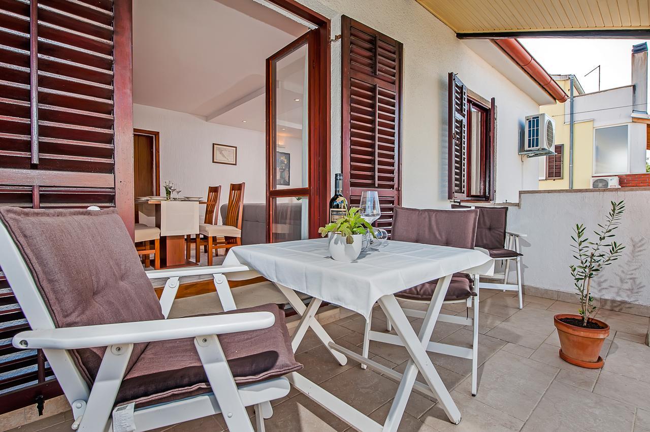 Apartments Carmelo Ровінь Екстер'єр фото